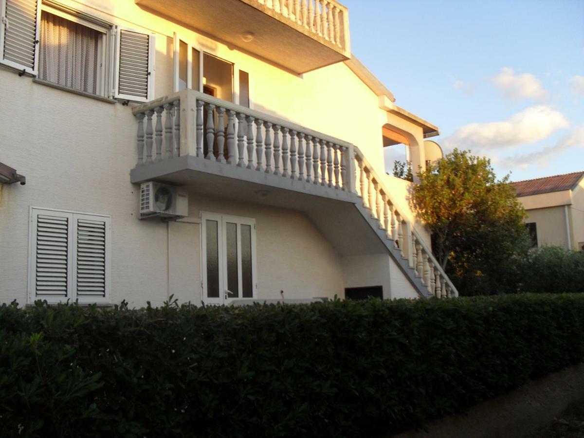 Apartment Zdenka Povljana Exterior foto