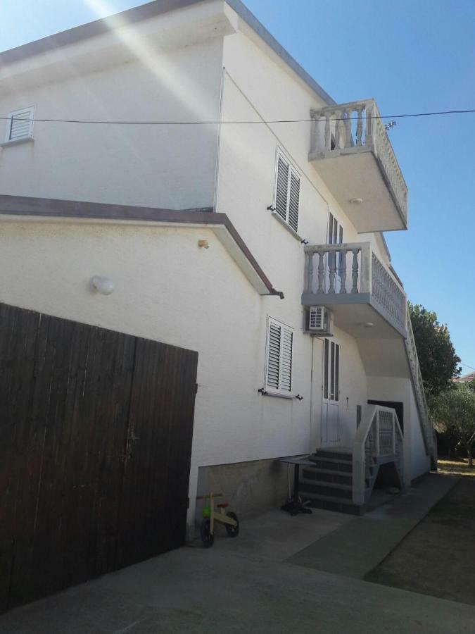 Apartment Zdenka Povljana Exterior foto
